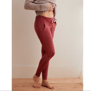 Aerie play pocket and cuff leggings